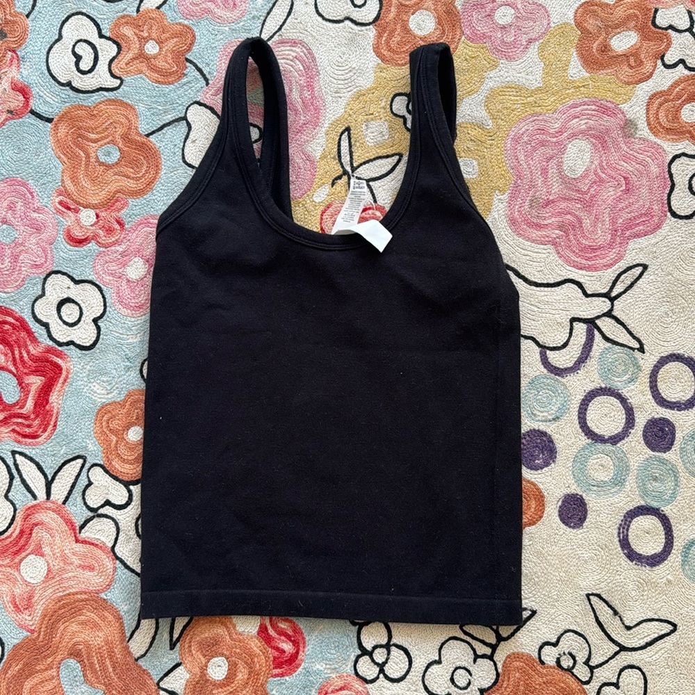 Alo black tank top